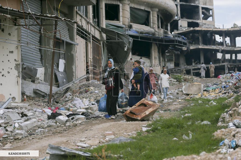 Palestinians Returning To Devastated Northern Gaza