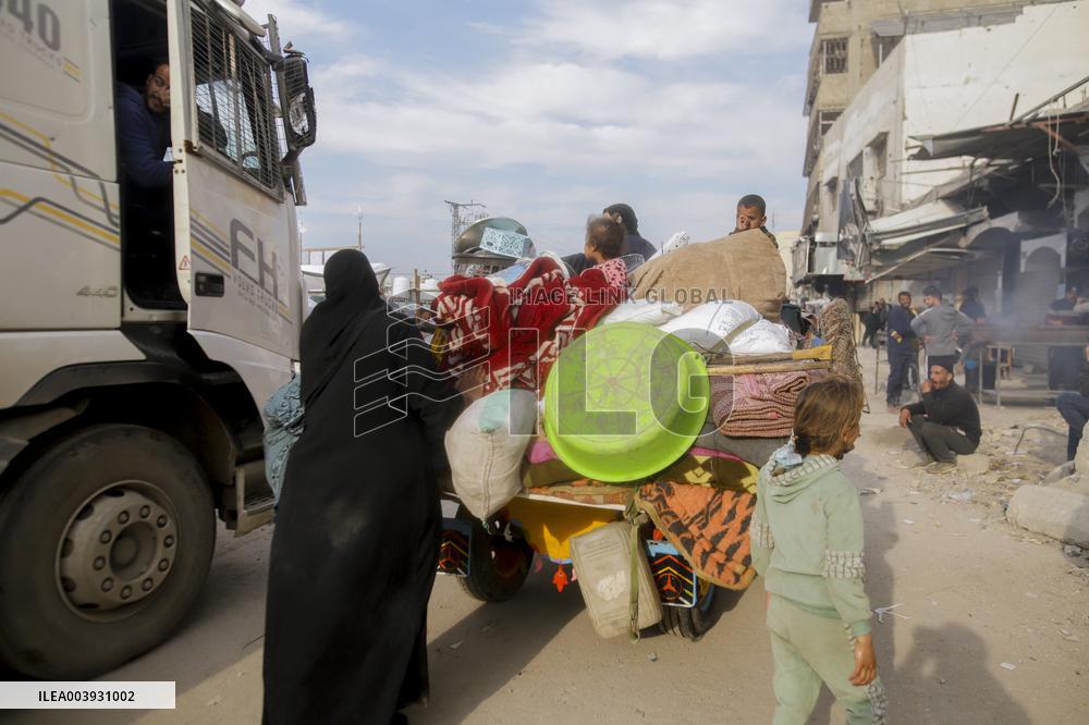 Palestinians Returning To Devastated Northern Gaza