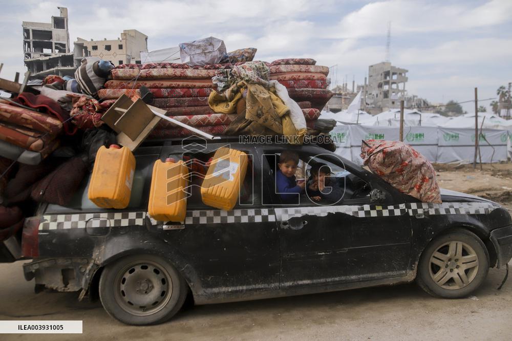 Palestinians Returning To Devastated Northern Gaza