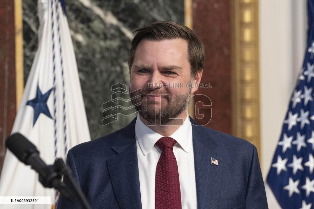 Sean Duffy is sworn-in as United States Secretary of Transportation