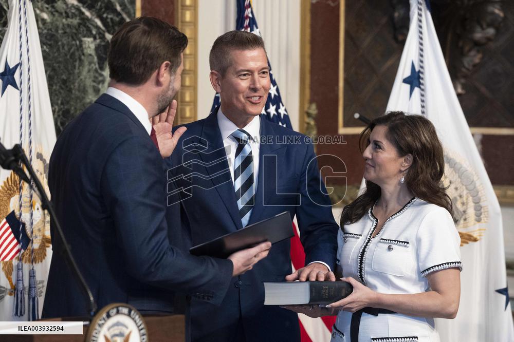 Sean Duffy is sworn-in as United States Secretary of Transportation