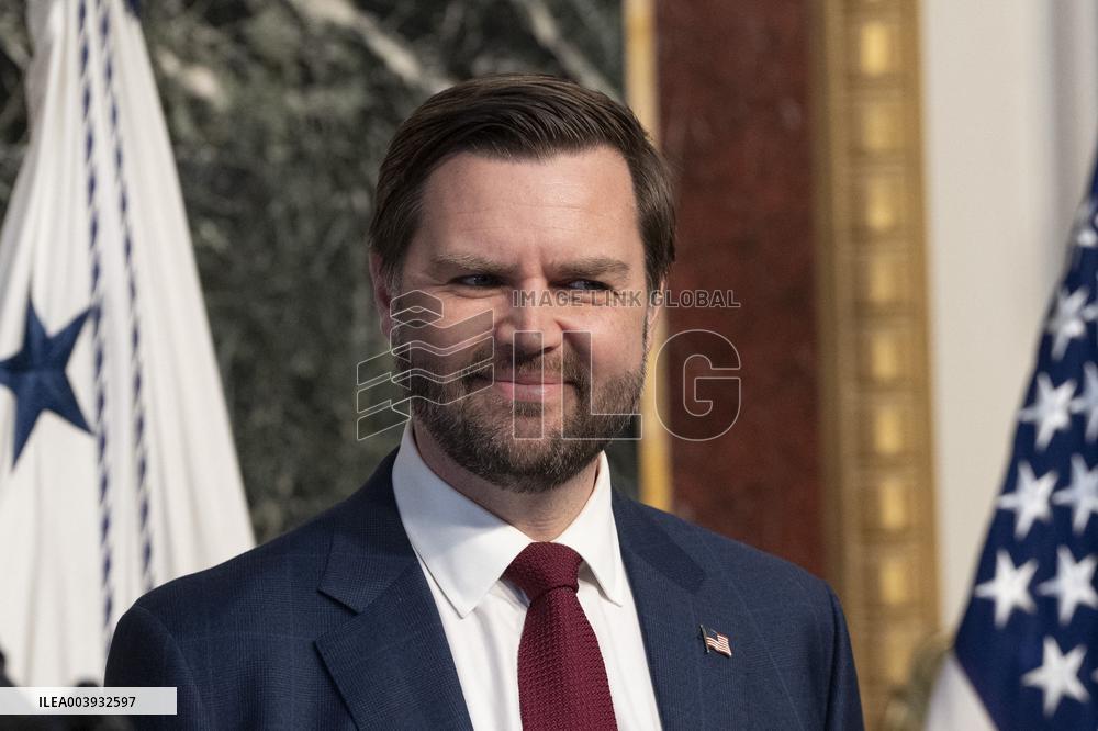 Sean Duffy is sworn-in as United States Secretary of Transportation