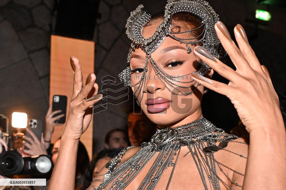 PFW - Gaurav Gupta Front Row