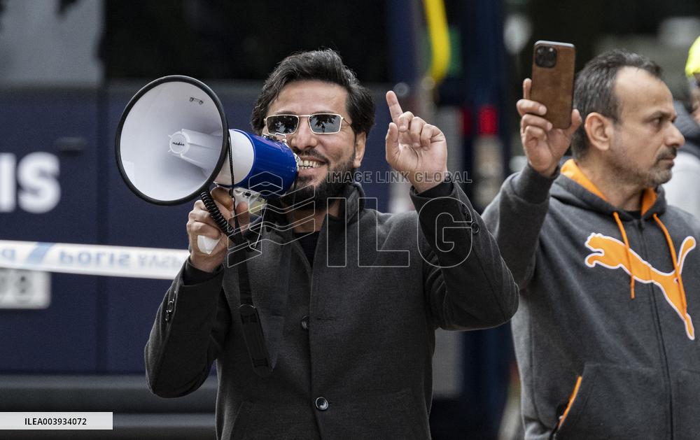 SWEDEN SALWAN MOMIKA