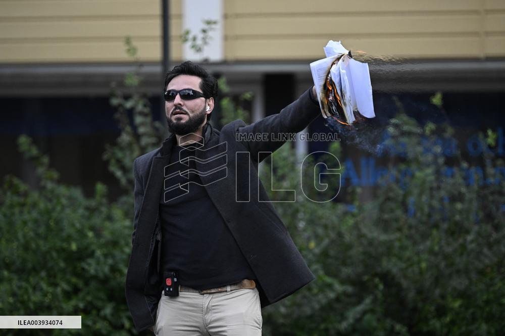 SWEDEN SALWAN MOMIKA