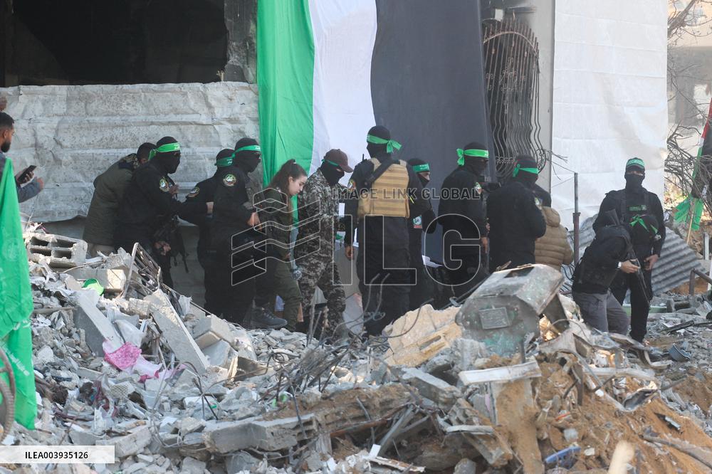 Israeli Soldier Agam Berger Released by Hamas - Gaza