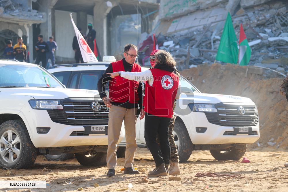 Israeli Soldier Agam Berger Released by Hamas - Gaza