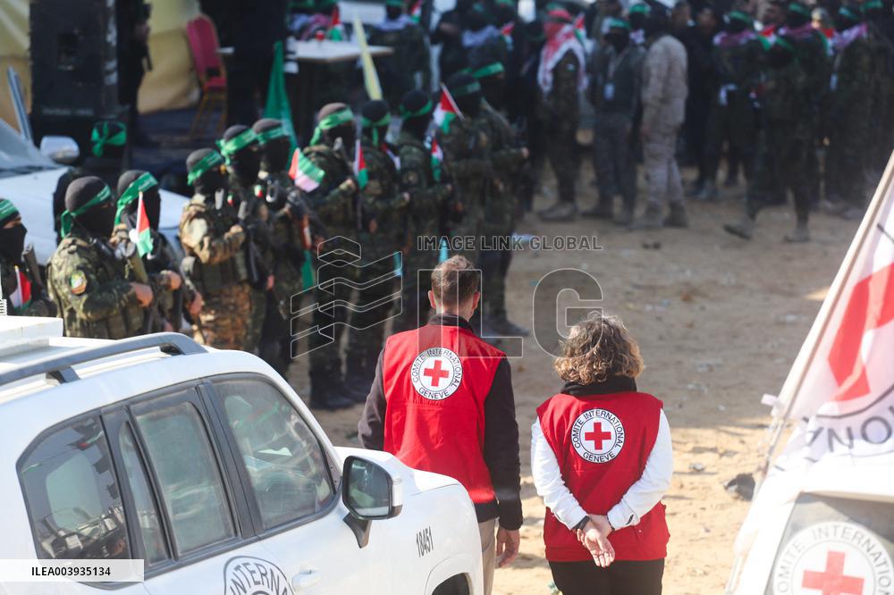 Israeli Soldier Agam Berger Released by Hamas - Gaza