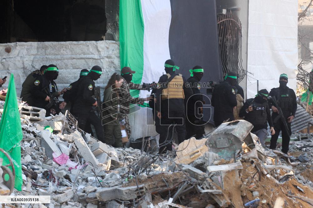 Israeli Soldier Agam Berger Released by Hamas - Gaza