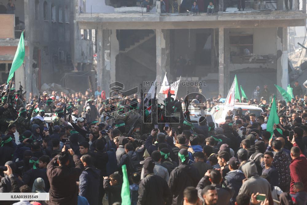 Israeli Soldier Agam Berger Released by Hamas - Gaza