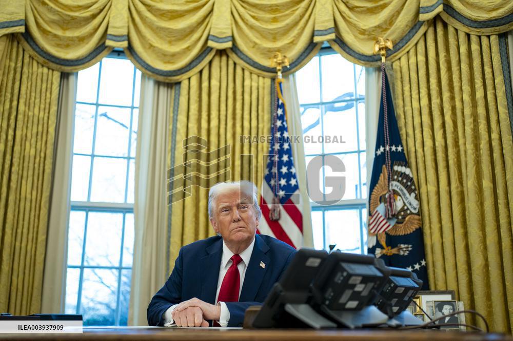 President Donald Trump Signs Two Executive Orders After Reagan Airport Crash