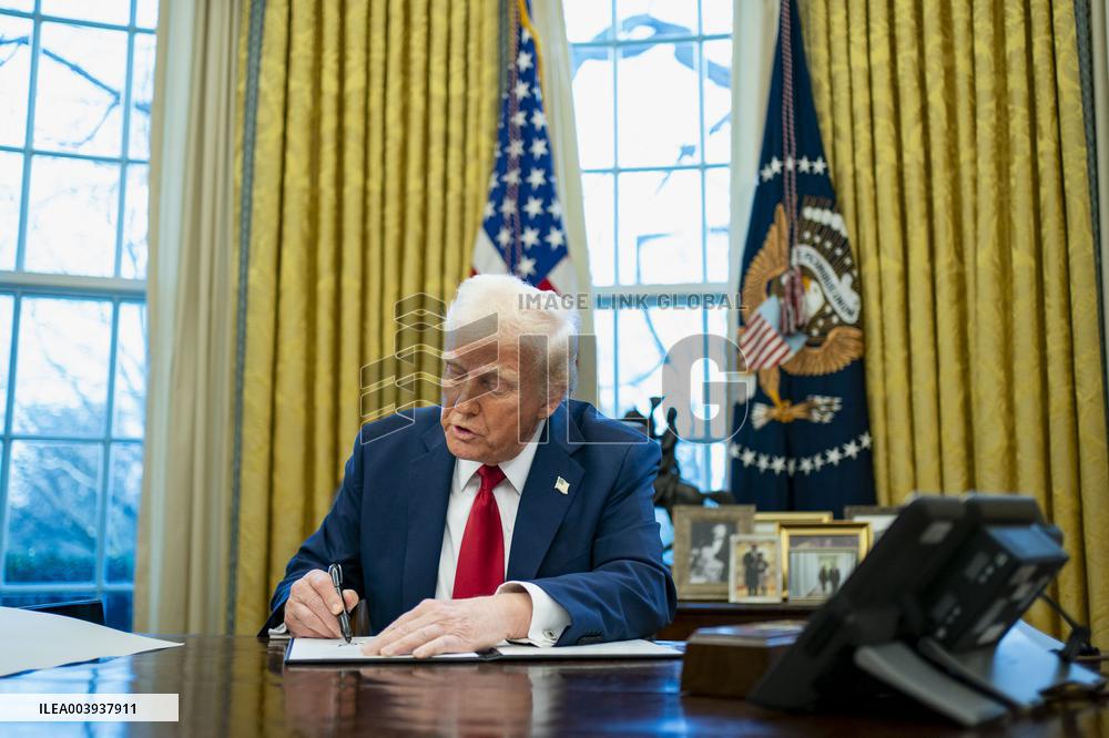 President Donald Trump Signs Two Executive Orders After Reagan Airport Crash