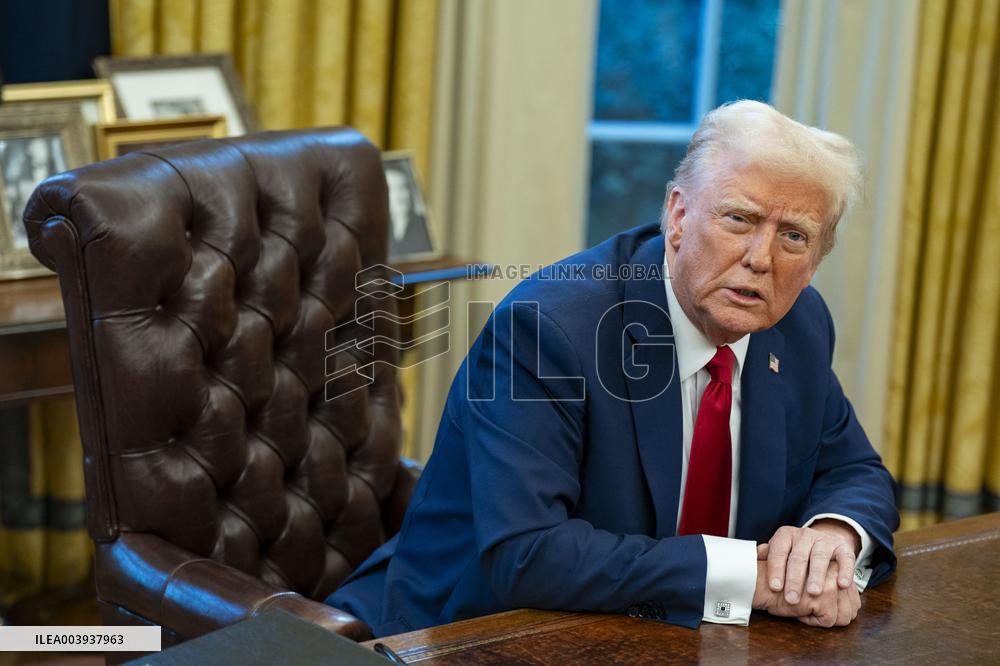 President Donald Trump Signs Two Executive Orders After Reagan Airport Crash