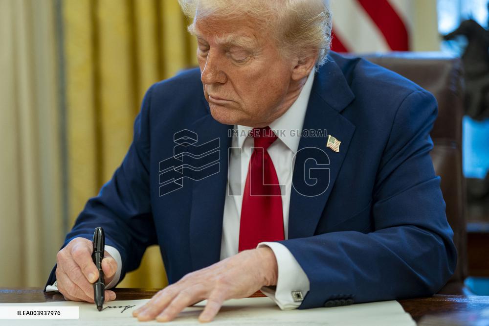 President Donald Trump Signs Two Executive Orders After Reagan Airport Crash