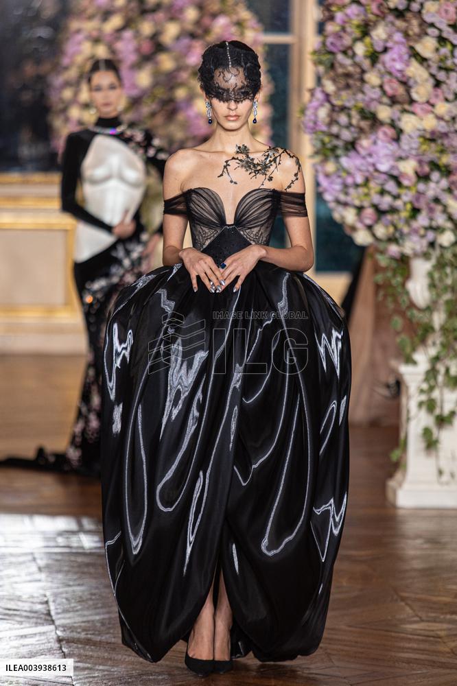 PFW Miss Sohee Runway NB