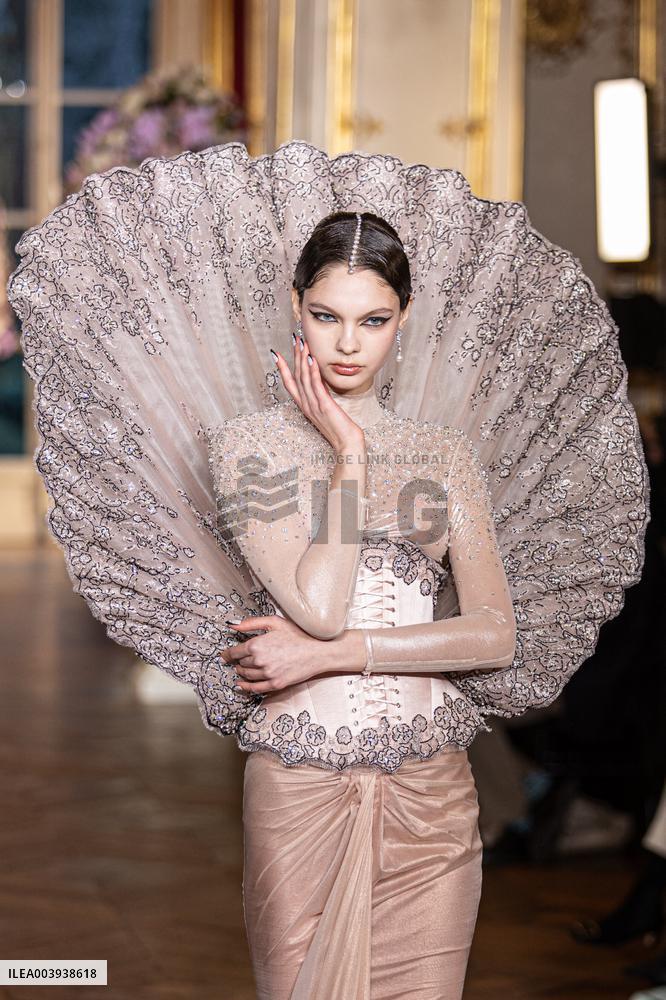 PFW Miss Sohee Runway NB