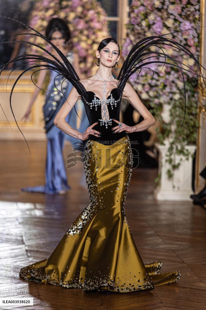 PFW Miss Sohee Runway NB