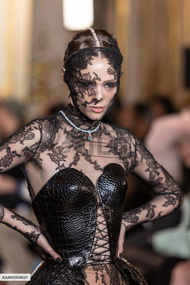 PFW Miss Sohee Runway NB