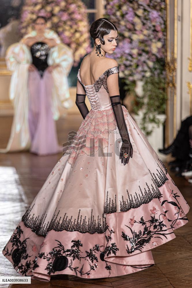 PFW Miss Sohee Runway NB