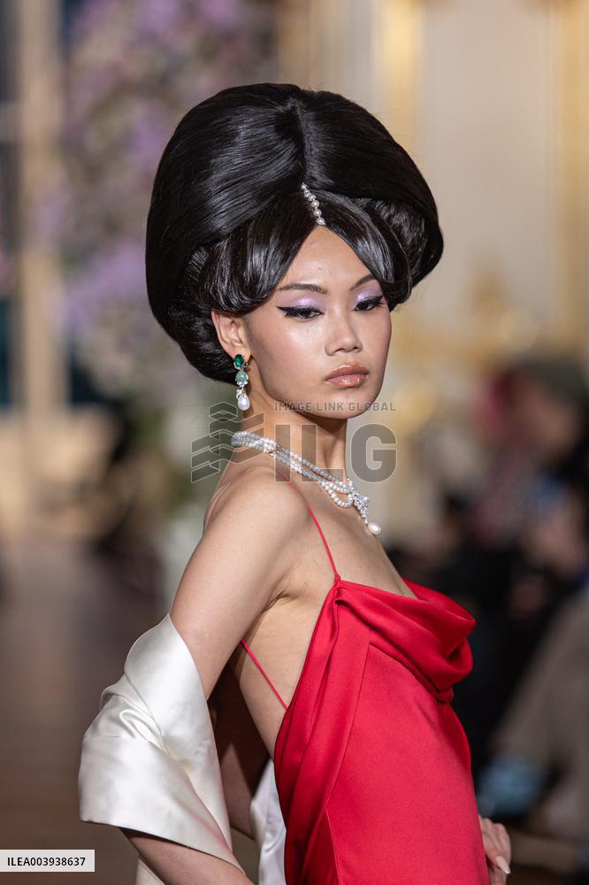 PFW Miss Sohee Runway NB