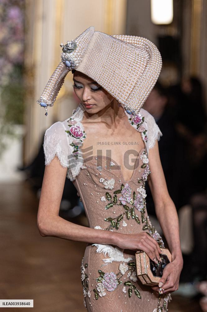 PFW Miss Sohee Runway NB