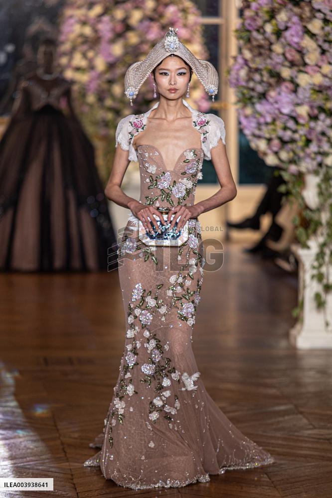 PFW Miss Sohee Runway NB