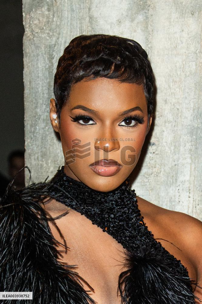 PFW Germanier Front Row