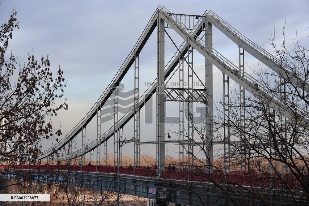 Park bridge over Dnipro river