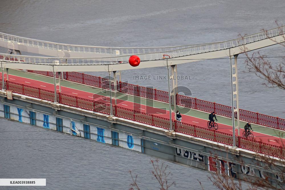 Park bridge over Dnipro river