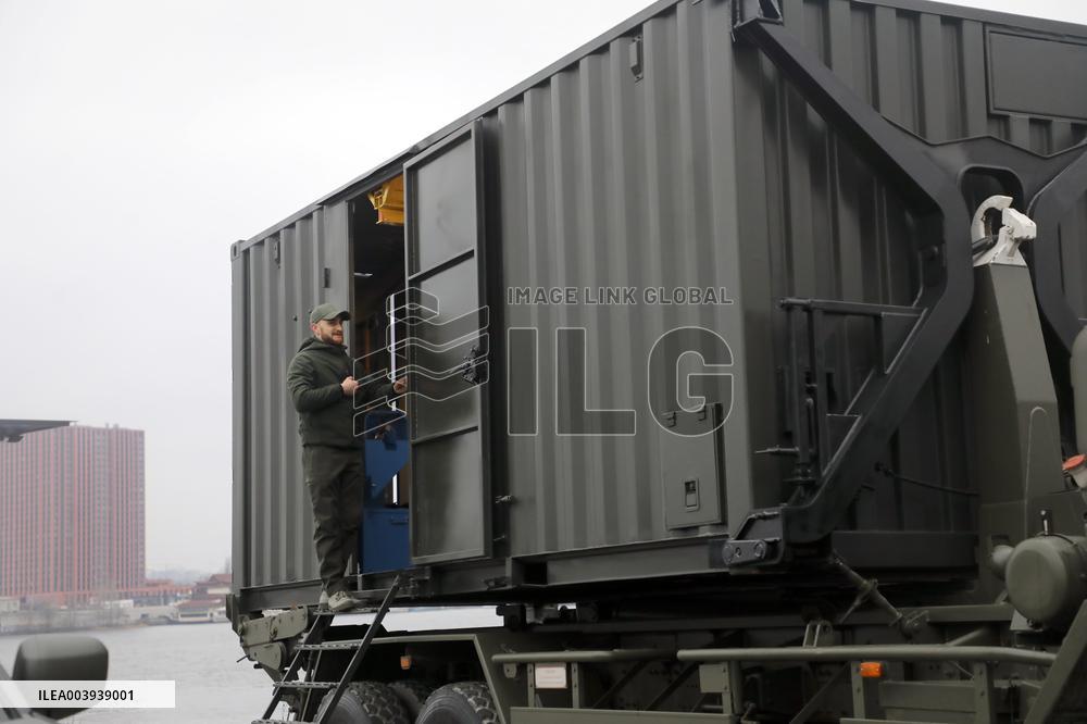 Mobile repair shops for military equipment presented in Kyiv