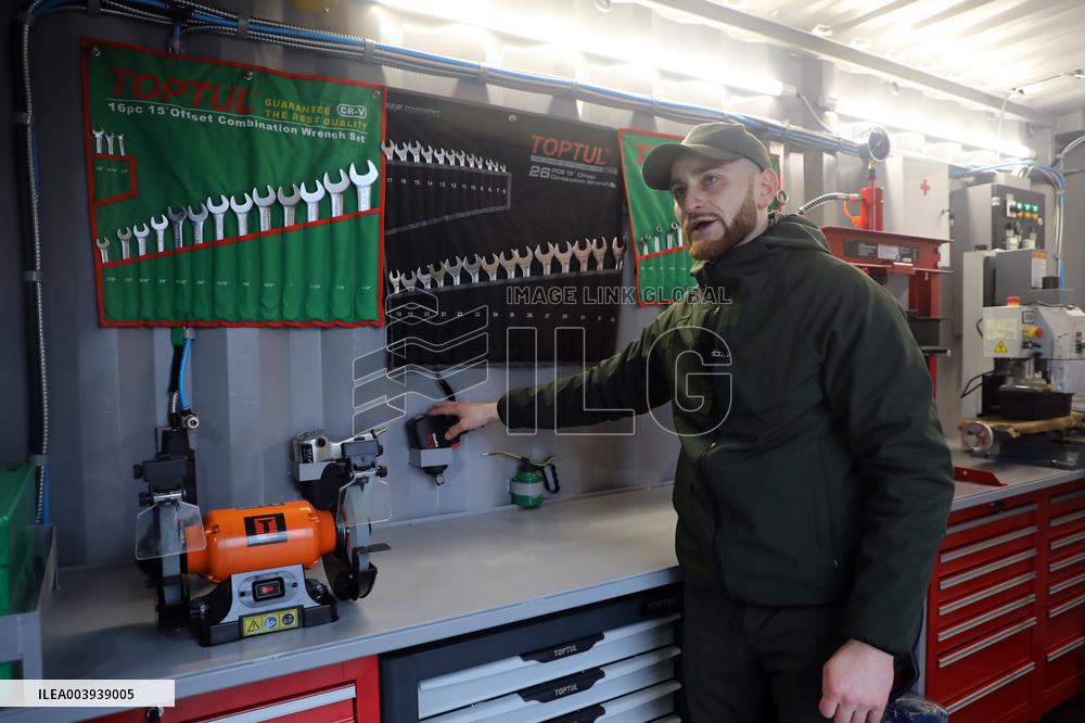 Mobile repair shops for military equipment presented in Kyiv