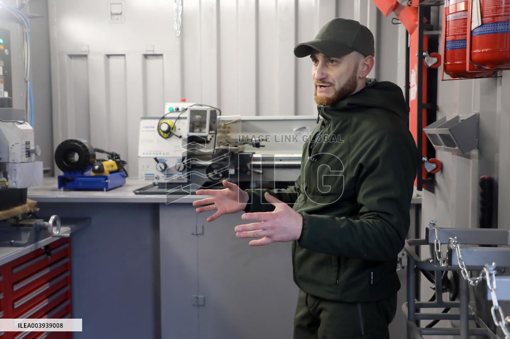 Mobile repair shops for military equipment presented in Kyiv