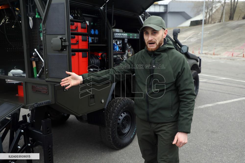 Mobile repair shops for military equipment presented in Kyiv