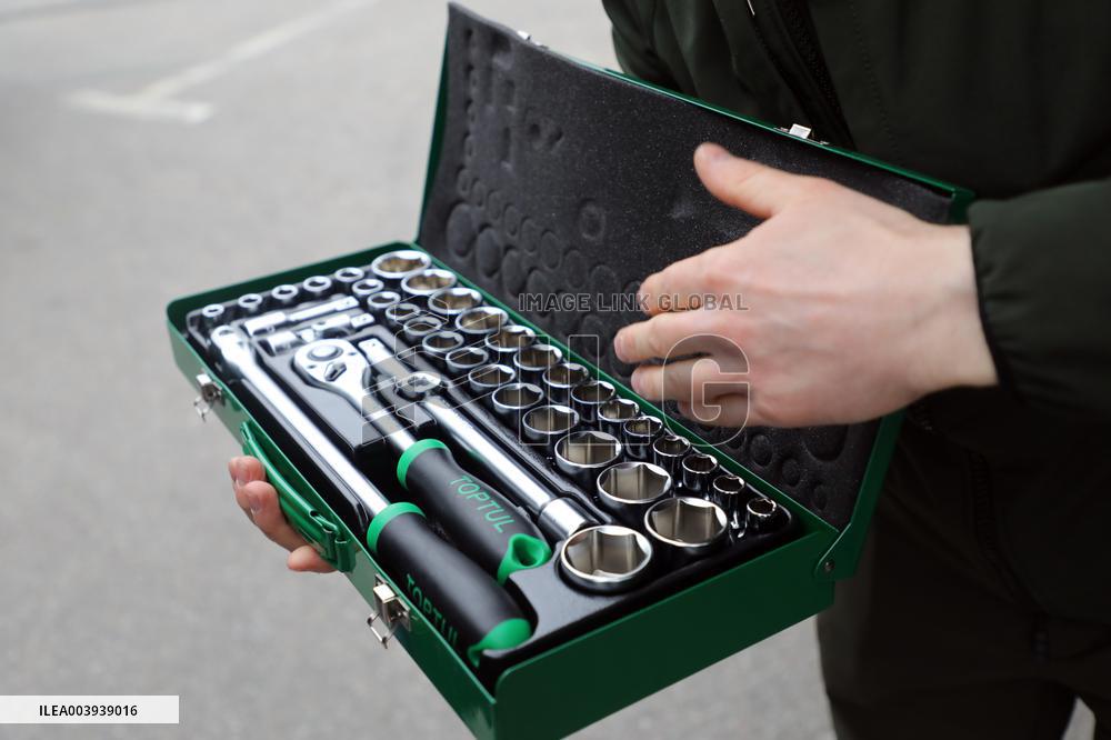 Mobile repair shops for military equipment presented in Kyiv