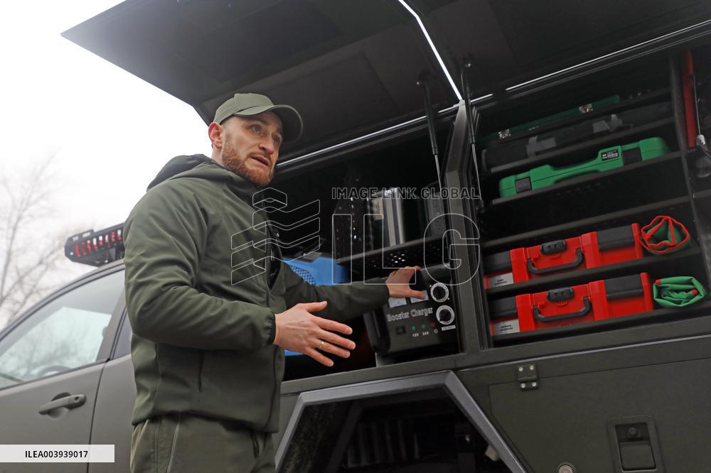 Mobile repair shops for military equipment presented in Kyiv