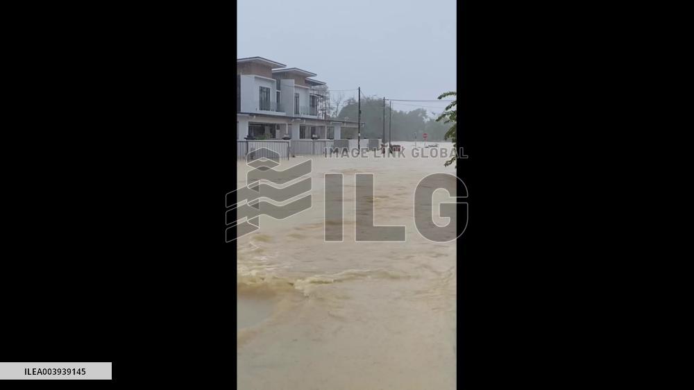 Malaysia: Severe Flooding Hits Borneo, 5 Dead And Thousands Displaced