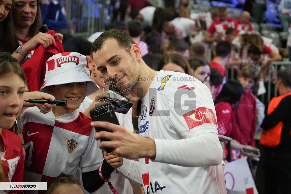 IHF Men's World Championship - France v Croatia