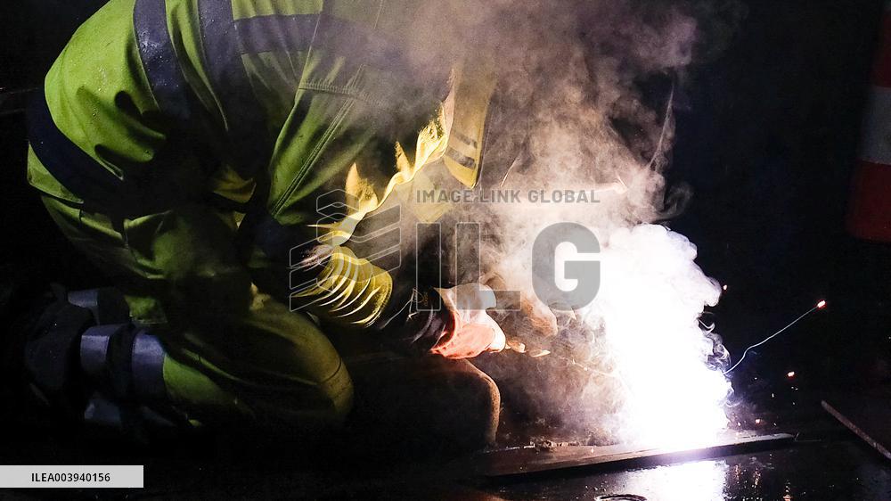 Late-Night Tramway Repairs In Historical Center - Gent