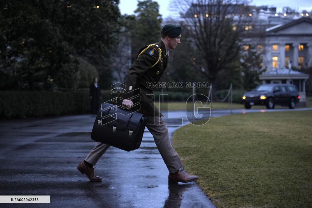 Donald Trump departs to Palm Beach - Washington