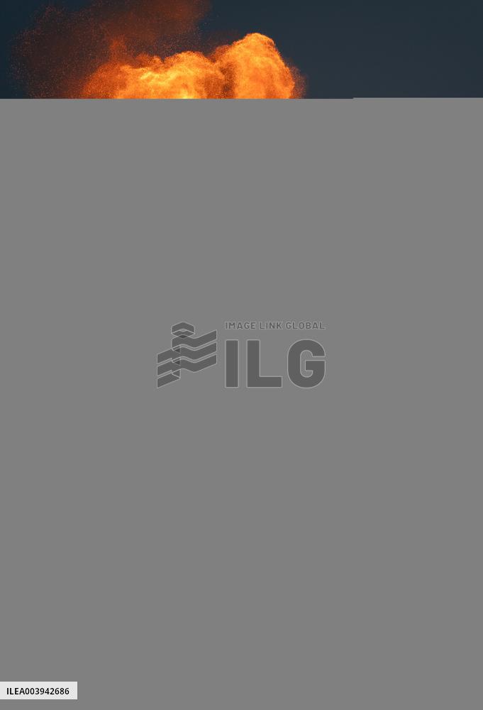 Water Flying Man Perform Fire Pot in Yuncheng