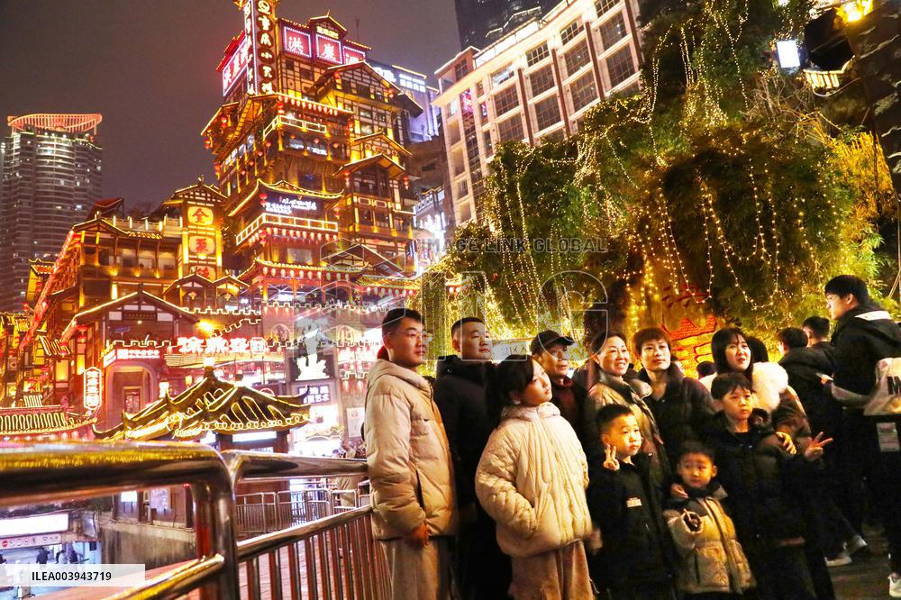 Hongya Cave Tour in Chongqing