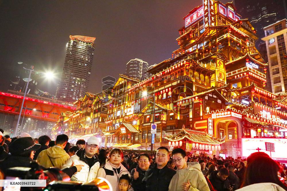 Hongya Cave Tour in Chongqing
