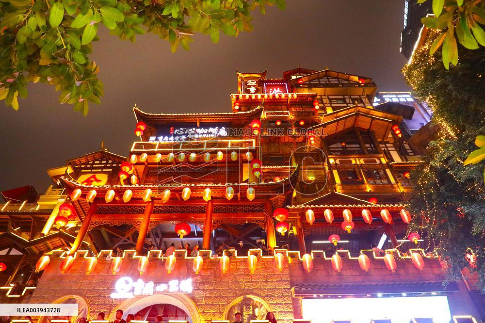 Hongya Cave Tour in Chongqing