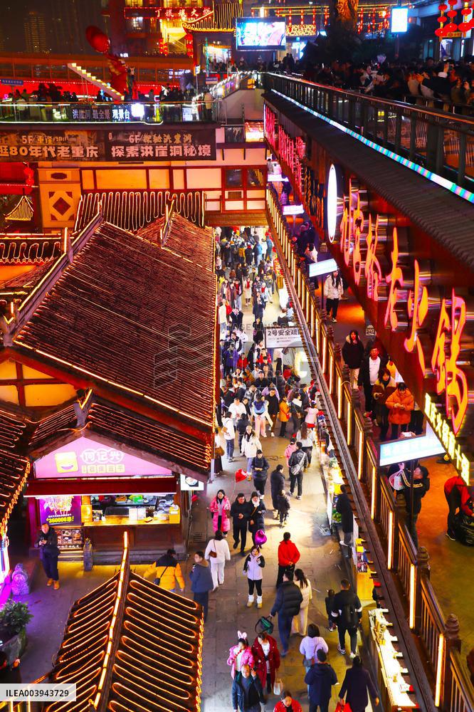 Hongya Cave Tour in Chongqing