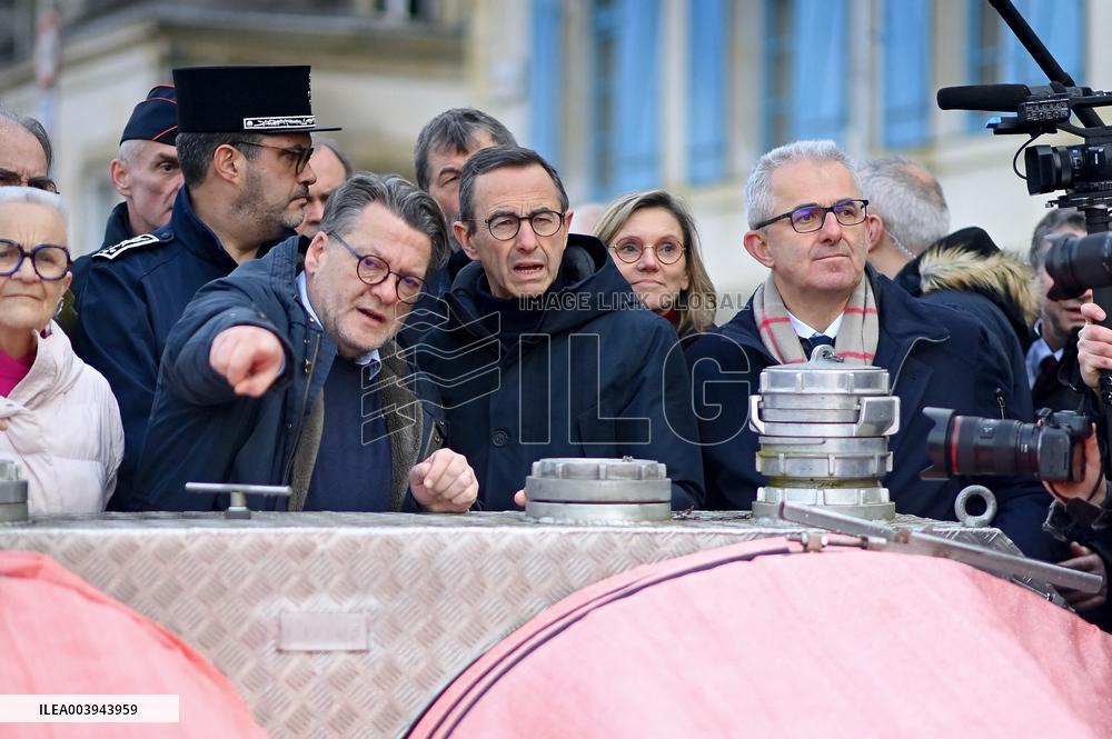 Bruno Retailleau and Agnès Pannier-Runacher visit Redon after floods