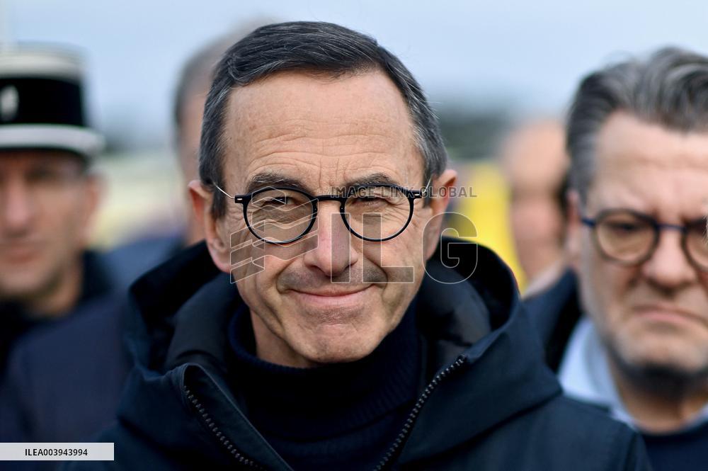 Bruno Retailleau and Agnès Pannier-Runacher visit Redon after floods