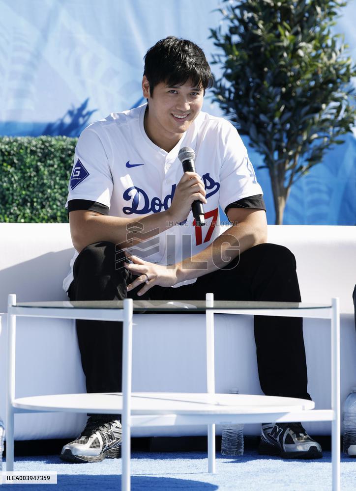 Baseball: Ohtani attends fan event