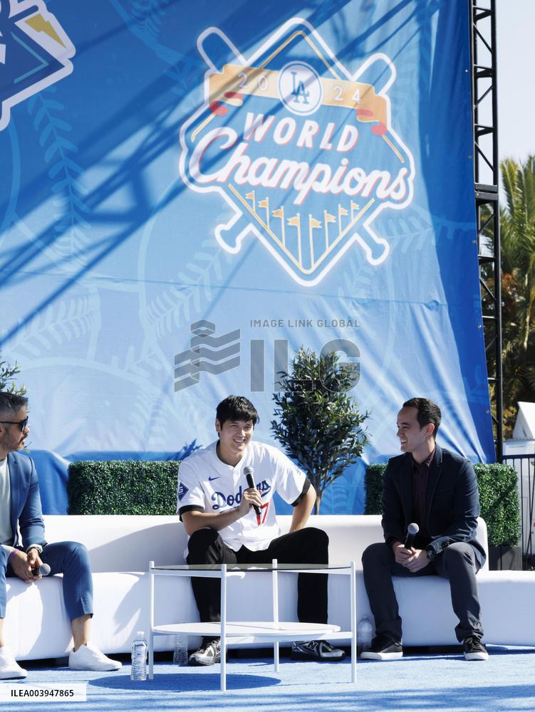 Baseball: Ohtani attends fan event