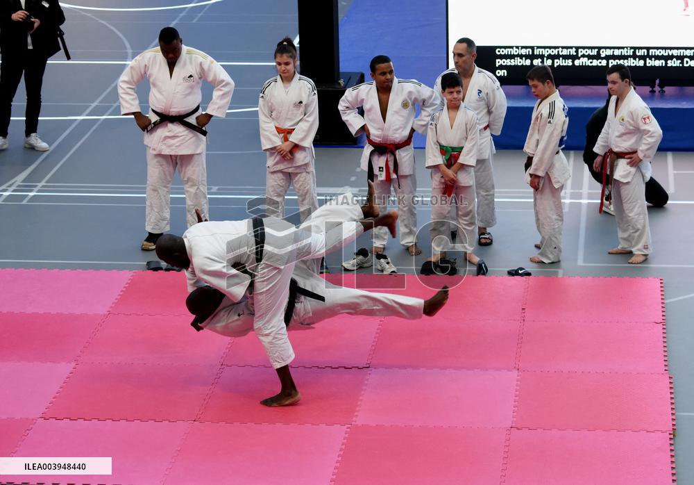 Politics at Inauguration of the Prisme in Bobigny