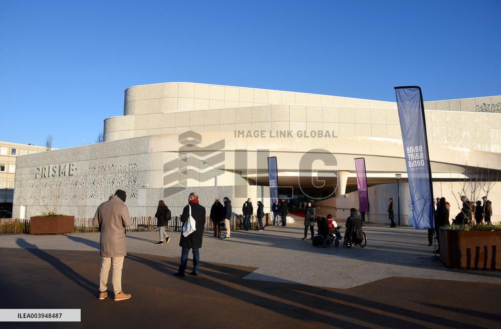 Politics at Inauguration of the Prisme in Bobigny